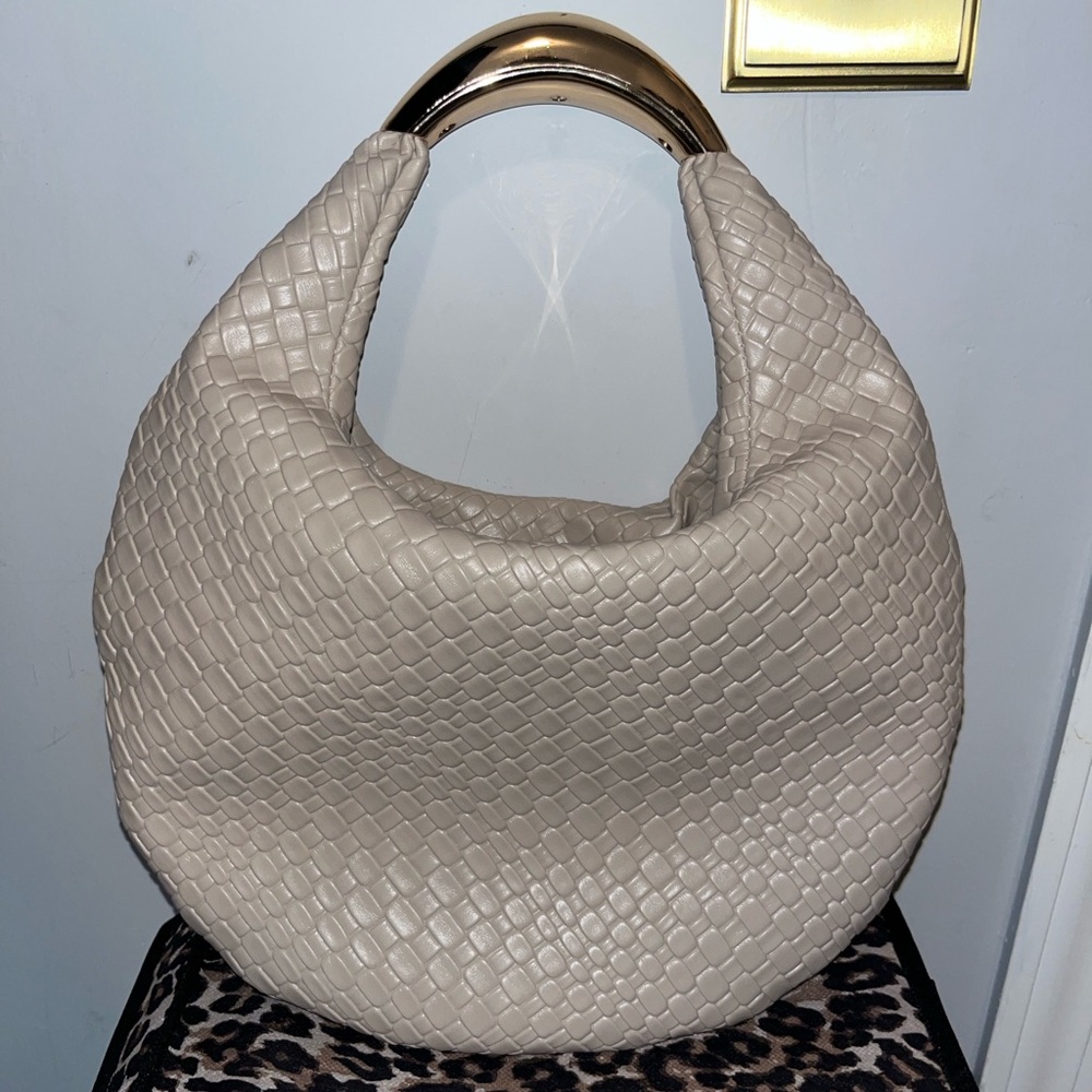 Cream faux leather textured bag